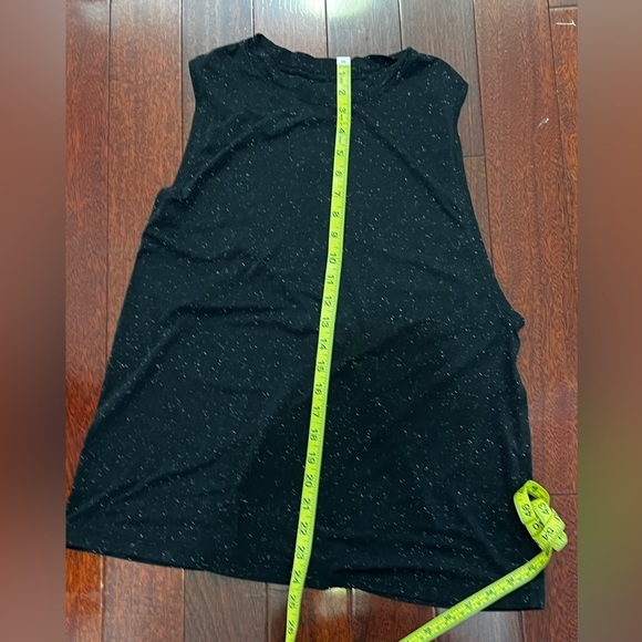 Lululemon Black Sleeveless Top with stars - Picture 6 of 6